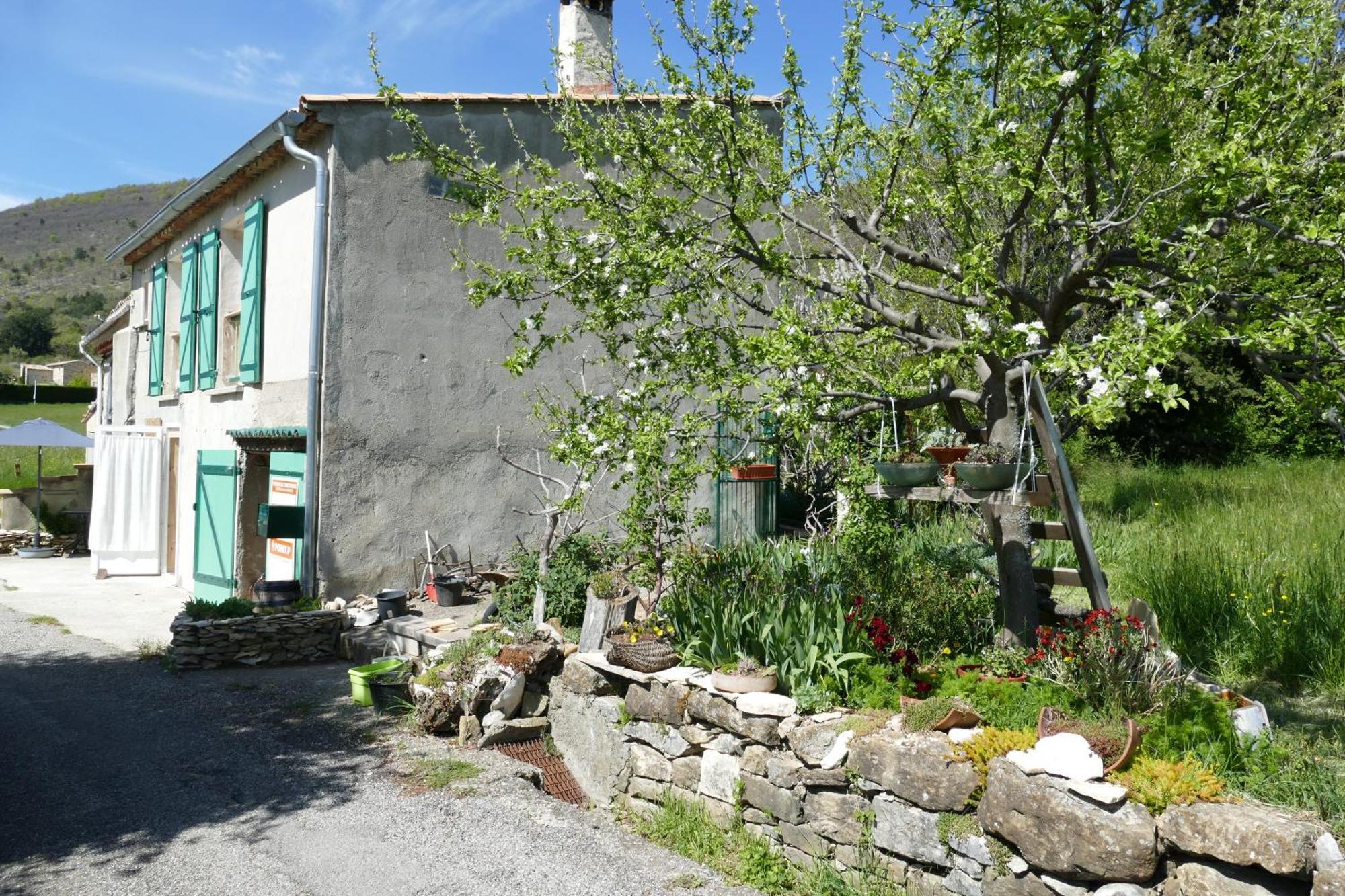 Les Bois Rouges Bed & Breakfast La Rochegiron Exterior photo